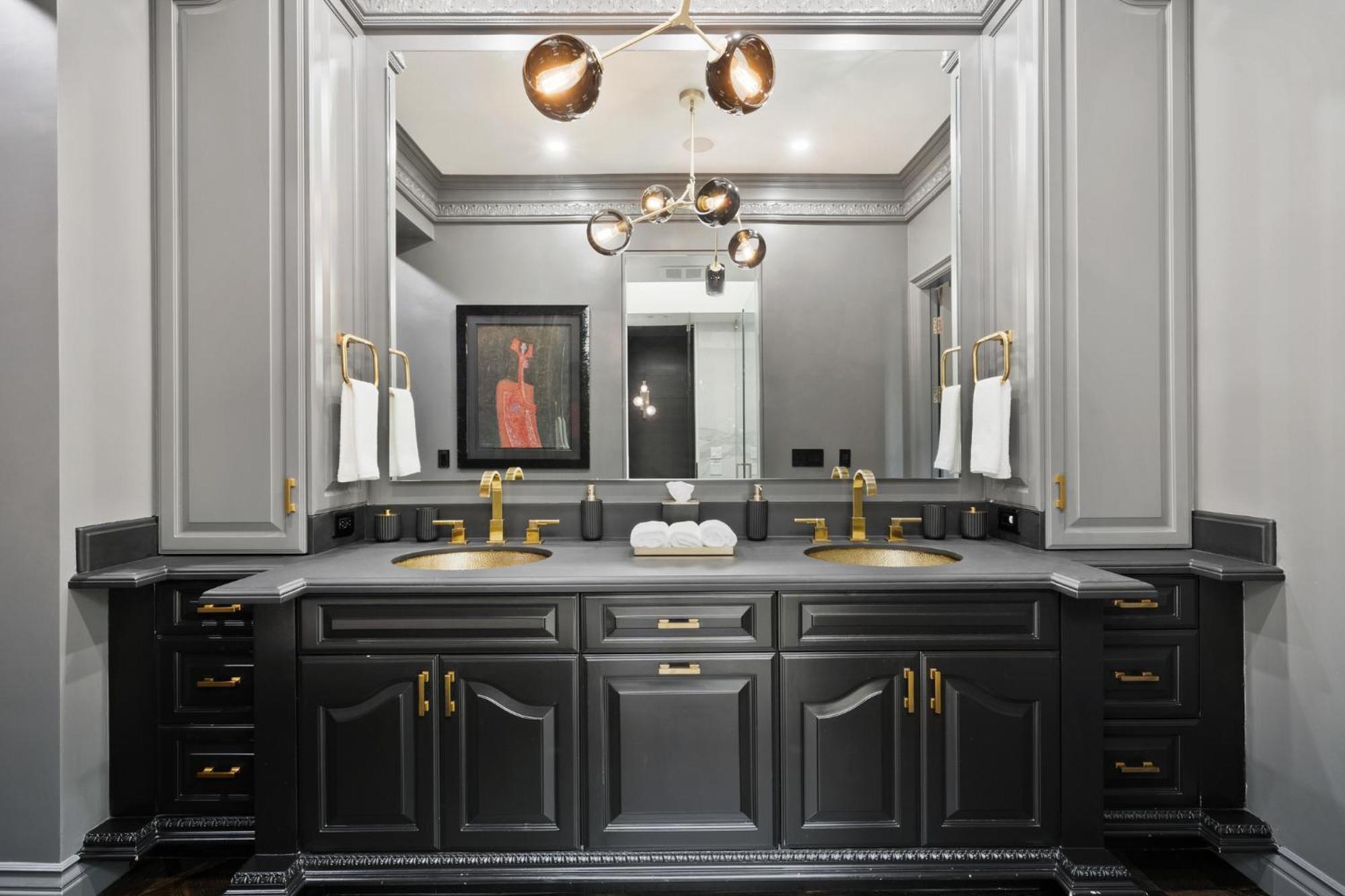 Olympia Luxe Estate *