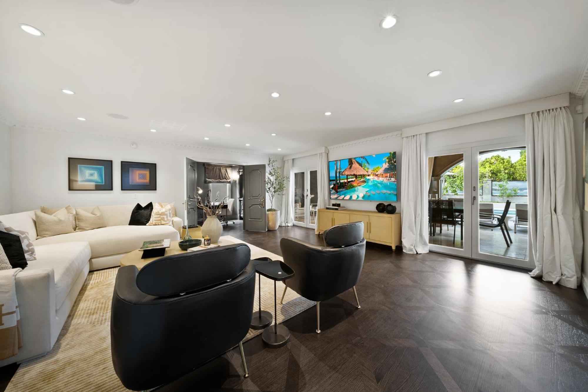 Olympia Luxe Estate * Los Angeles